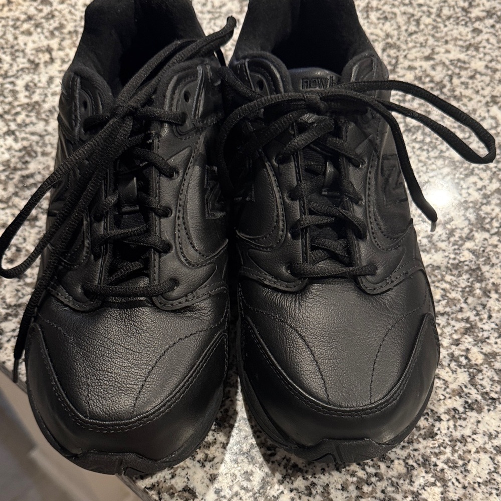 New Balance Men's Black Athletic Shoes
